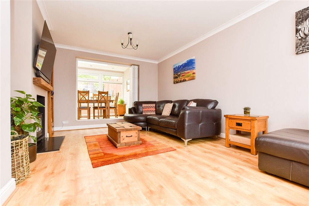 Property photo 2 of 13 Lounge