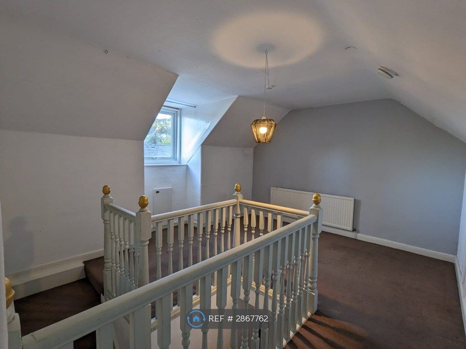 Property photo 1 of 7 Double Bedroom