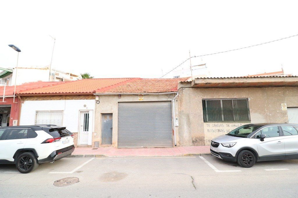 Property photo 1 of 3