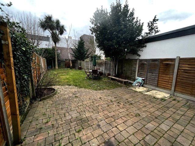 Property photo 2 of 5 Garden