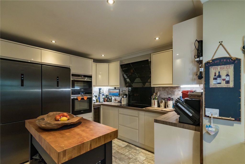 Property photo 3 of 17 Picture No. 38