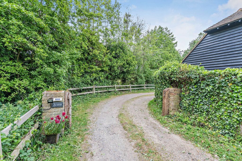 Property photo 2 of 17 Drive