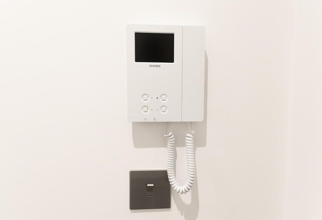 Property photo 2 of 10 Intercom