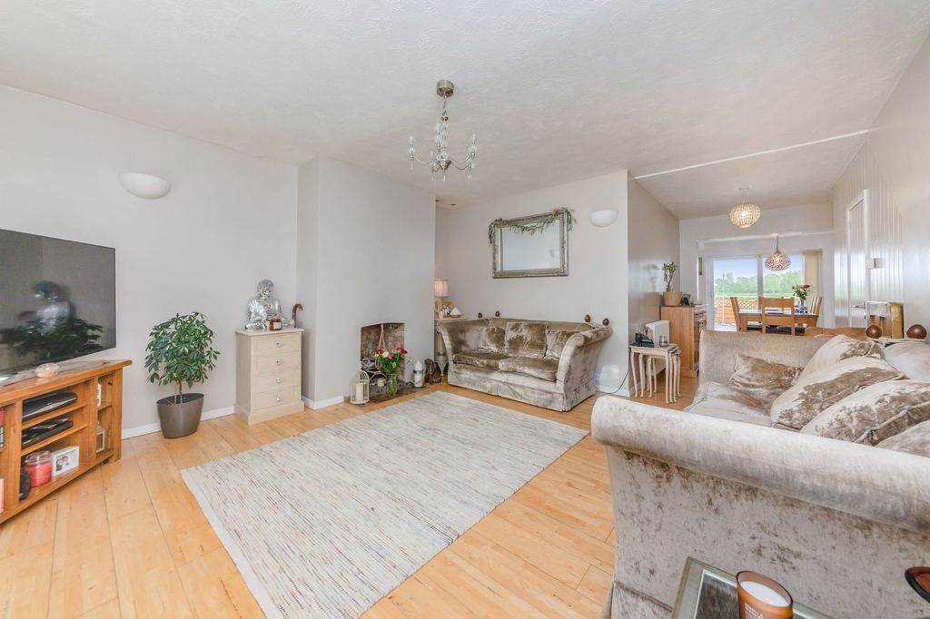 Property photo 2 of 24
