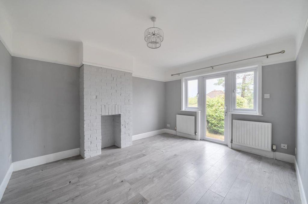 Property photo 3 of 17 Chalvington Road 83 (1).Jpg