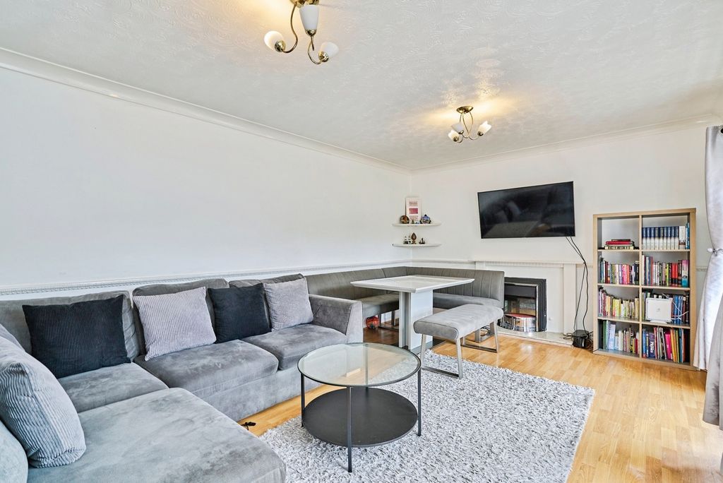 Property photo 2 of 28 Pbox-Img.Jpg