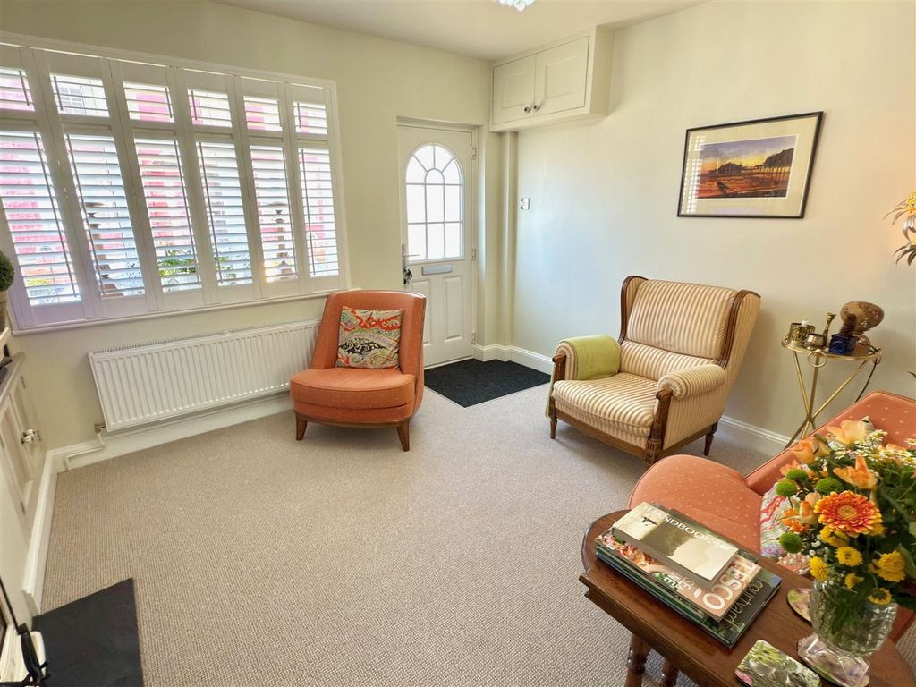 Property photo 3 of 32 Main Lounge.Jpg