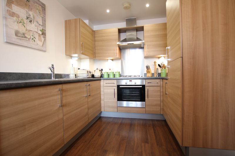 Property photo 3 of 10 Kitchen