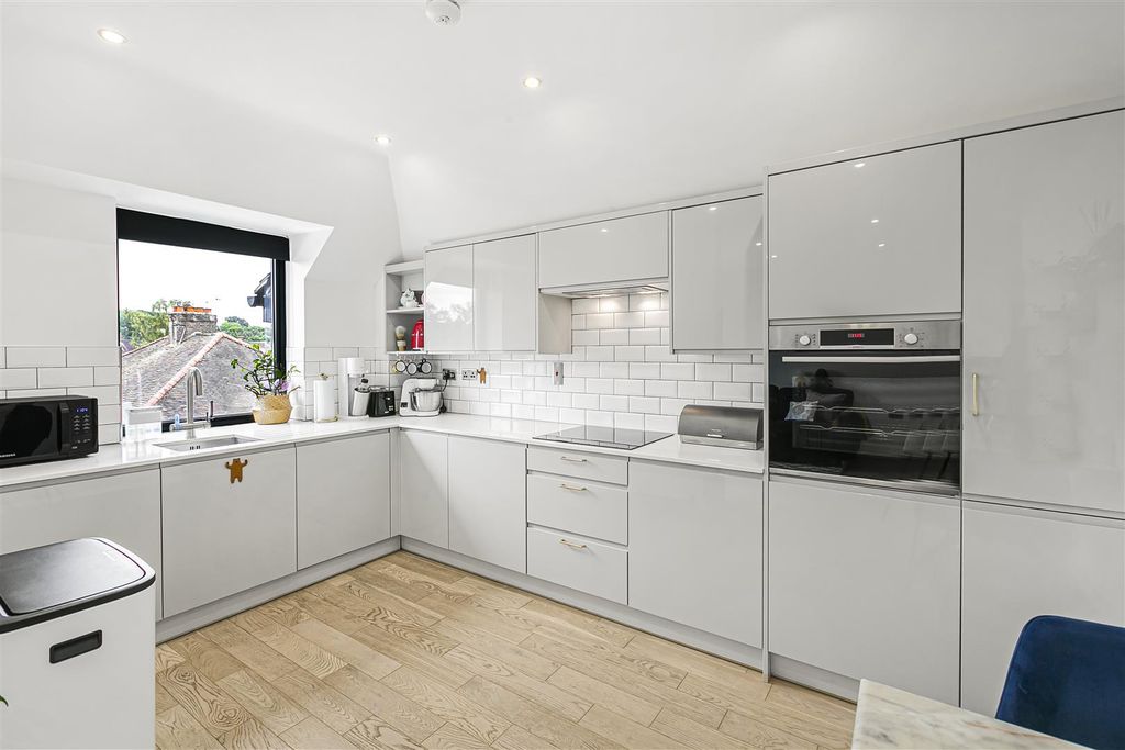 Property photo 2 of 13 23_59051.Jpg