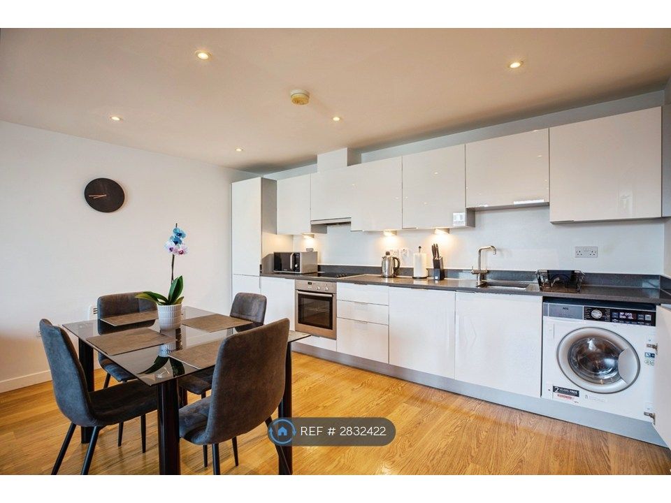 Property photo 3 of 11 Fully Fitted Kitchen With Integrated Appliances