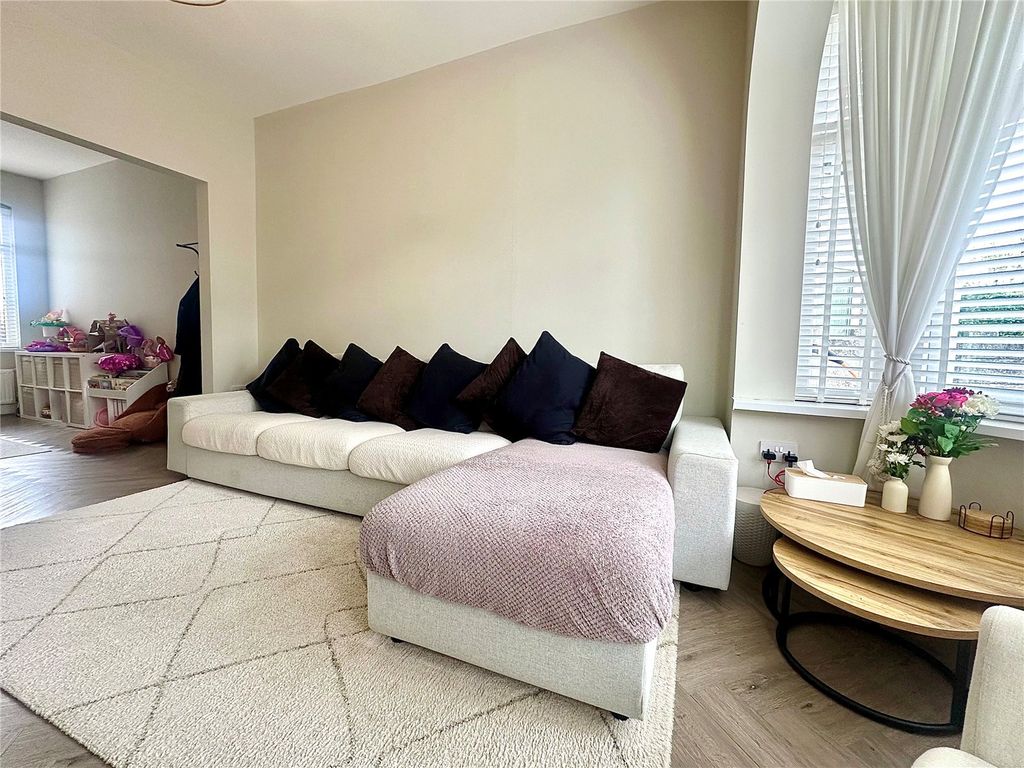 Property photo 3 of 22 Picture No. 09