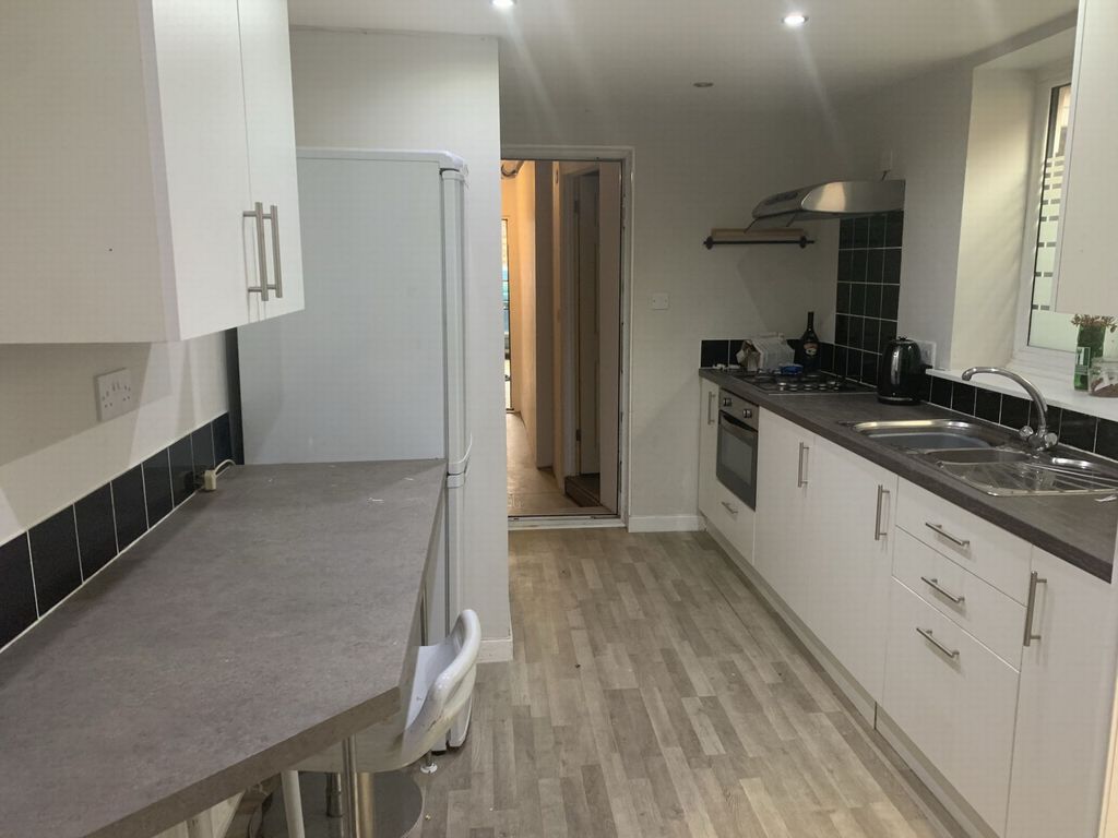 Property photo 3 of 7 Photo 5