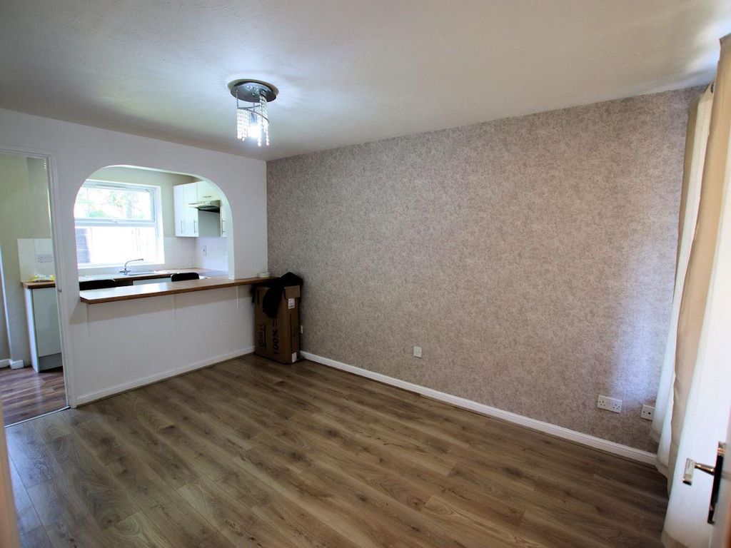 Property photo 3 of 7 Lounge.Jpg