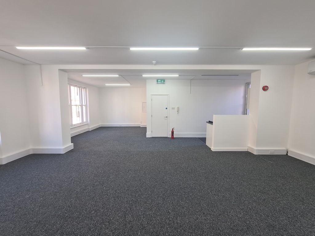 Property photo 1 of 3