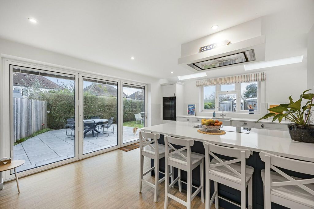 Property photo 2 of 44