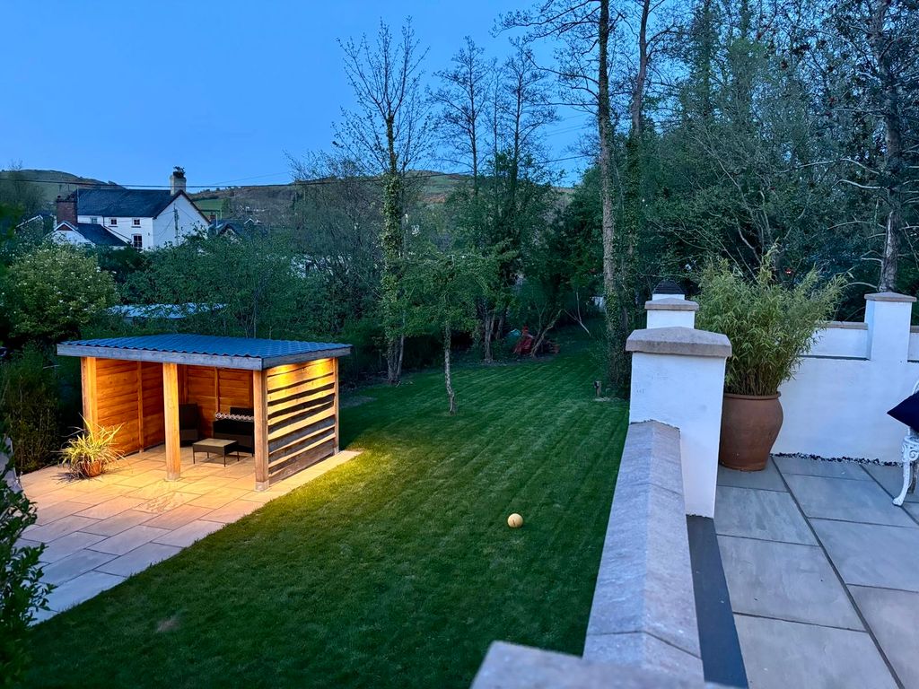 Property photo 3 of 39