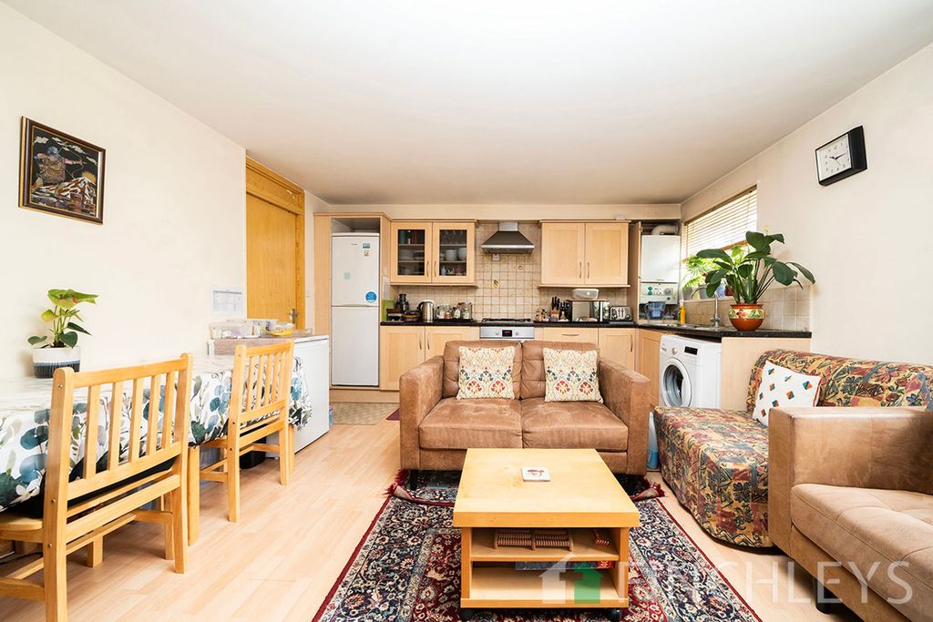 Property photo 3 of 10