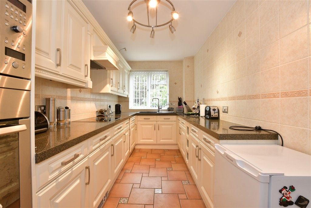 Property photo 1 of 8 Kitchen