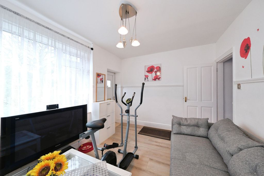 Property photo 3 of 20 Img_4801