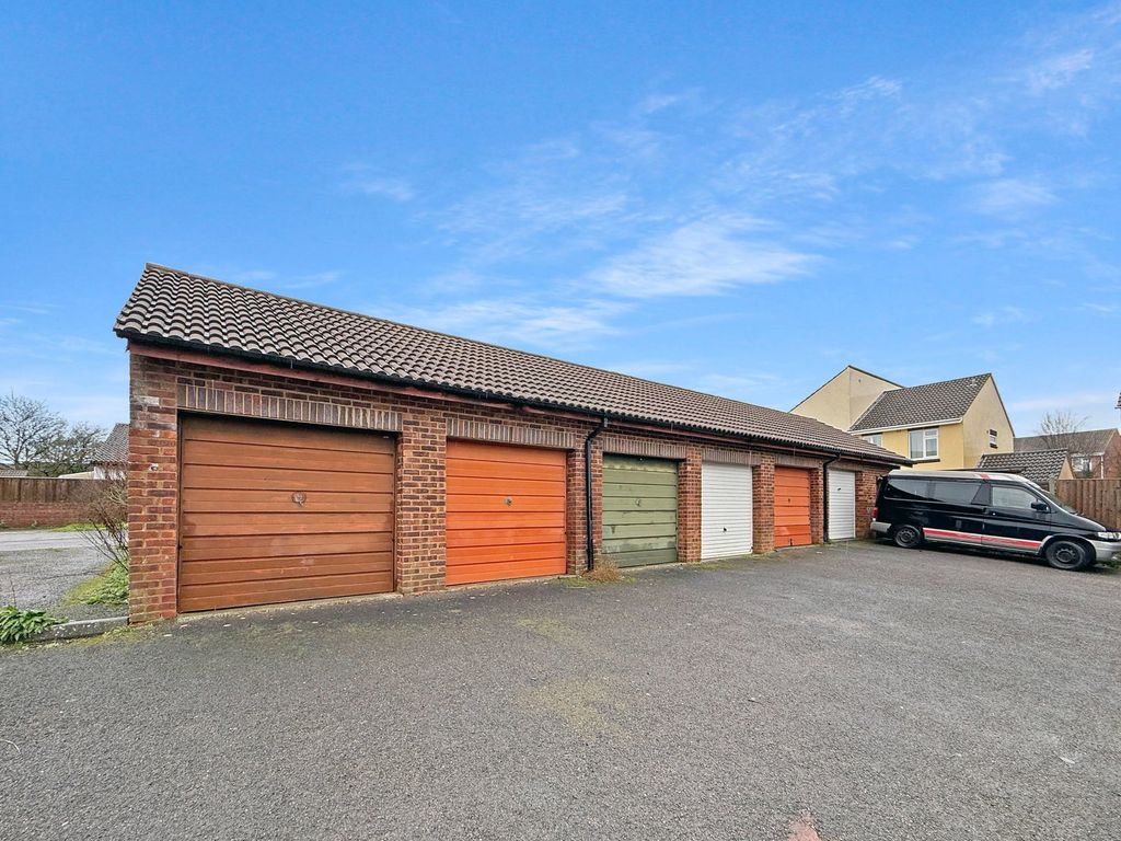 Property photo 2 of 23