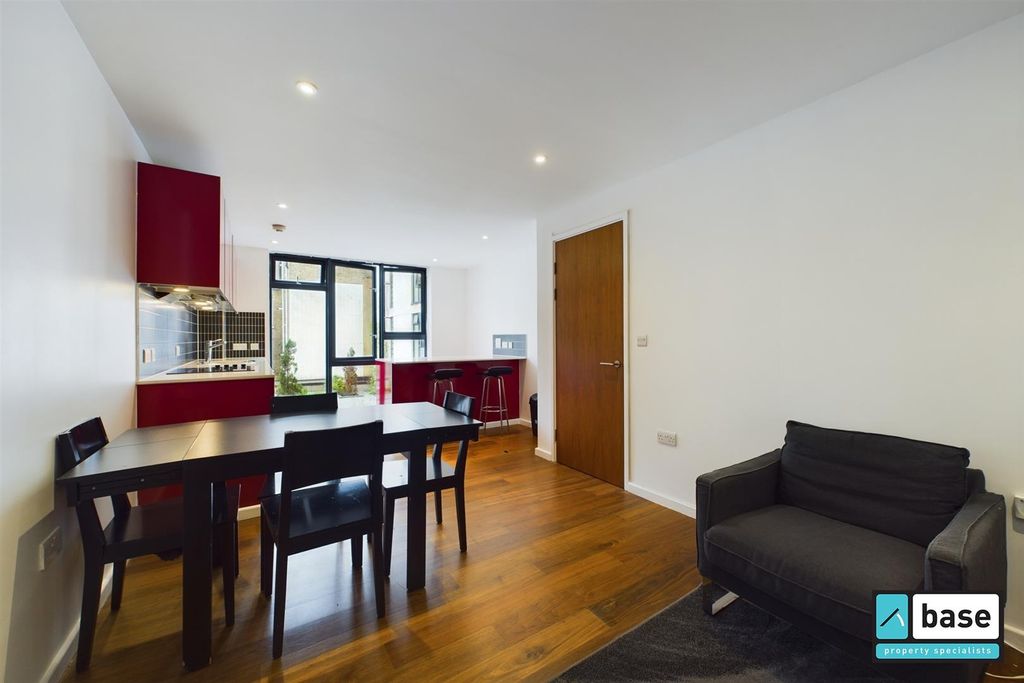Property photo 1 of 15 Reception Kitchen