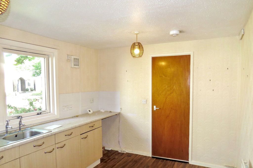 Property photo 3 of 14 19 Haylot Square, Bath Mill, Lancaster, Lancashire, La1 3Qh
