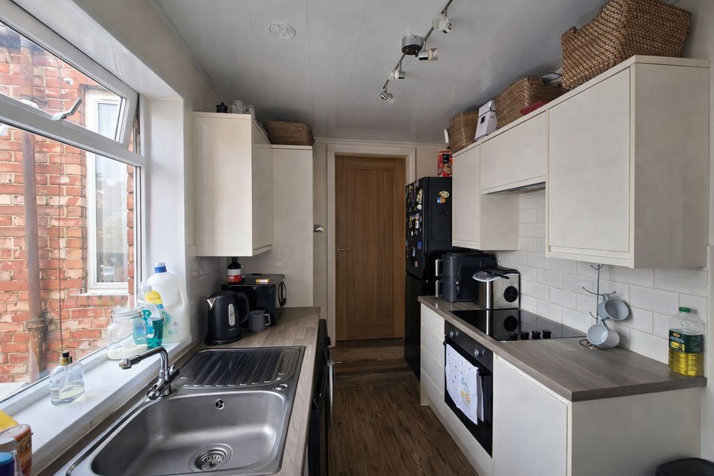 Property photo 2 of 5