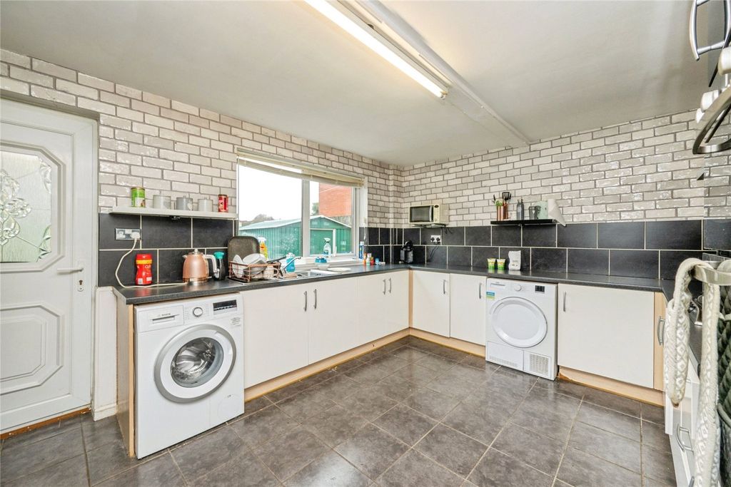 Property photo 3 of 24 Picture No. 08