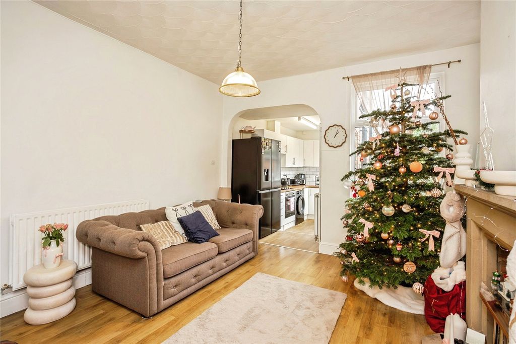 Property photo 2 of 21 Picture No. 26