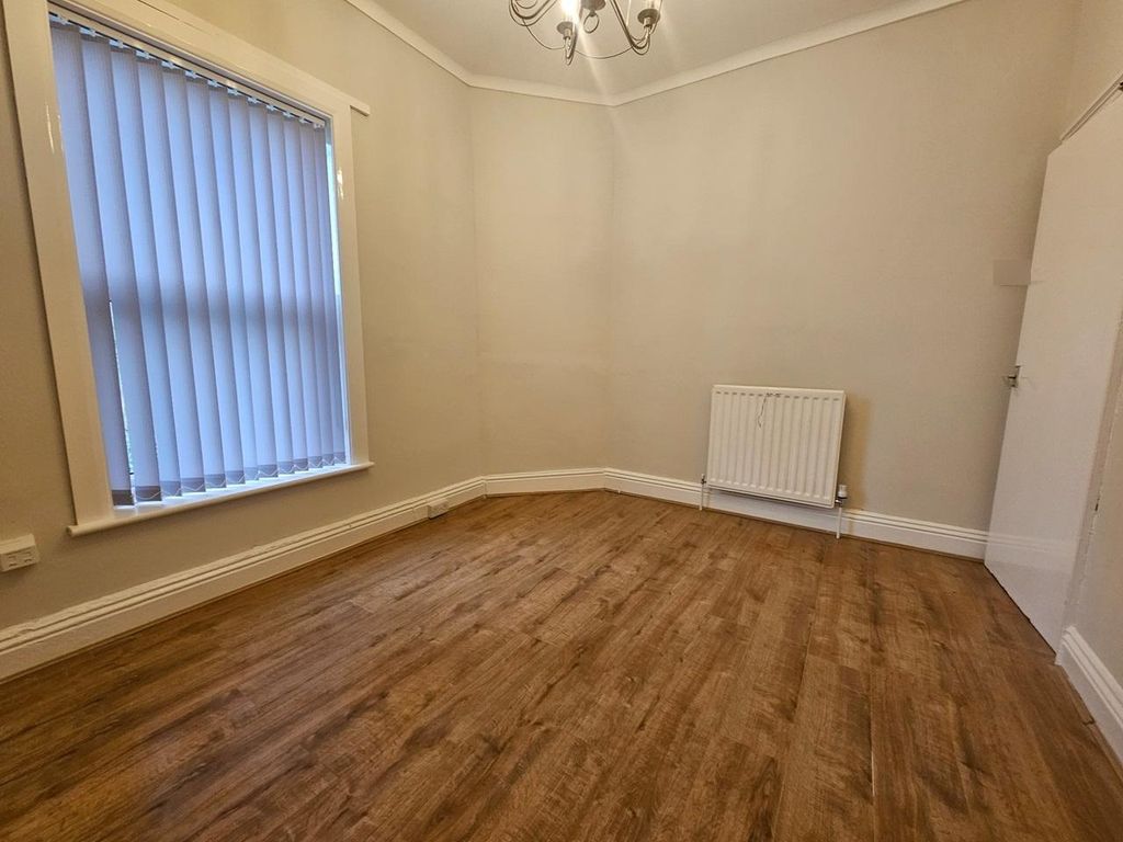 Property photo 2 of 11 Photo 1
