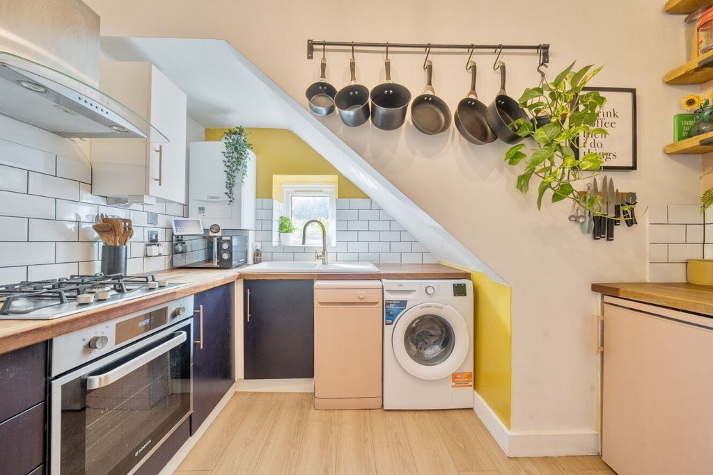 Property photo 2 of 30 Picture No. 27