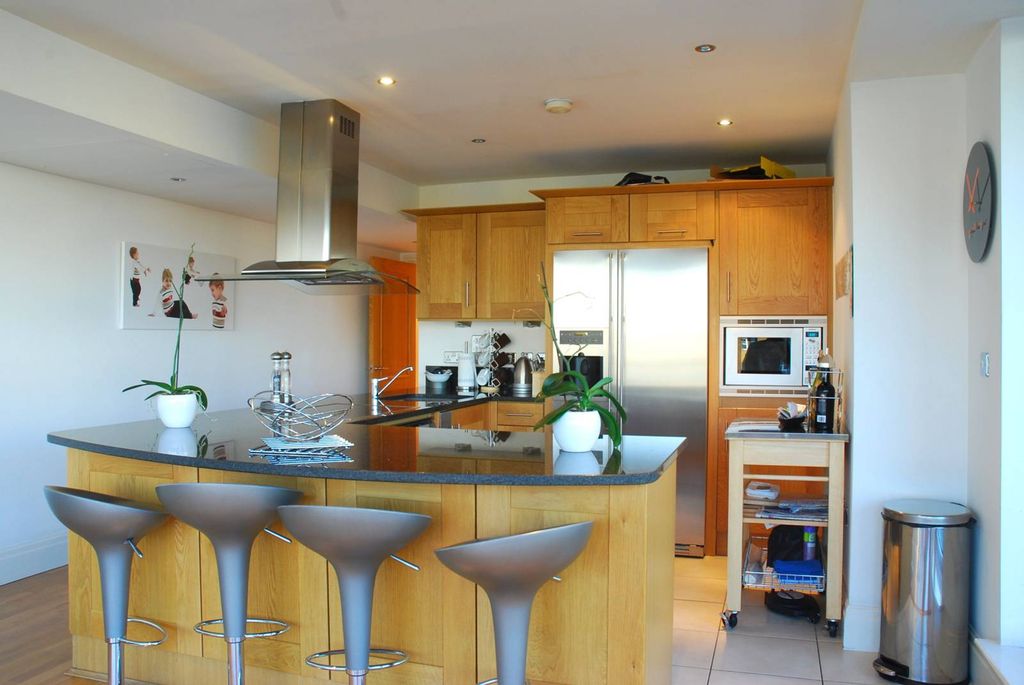 Property photo 2 of 8