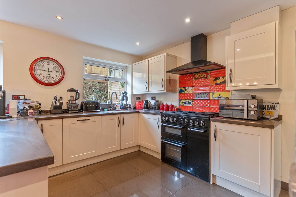 Property photo 2 of 41