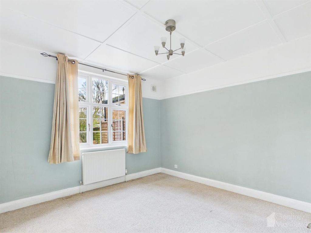 Property photo 3 of 6