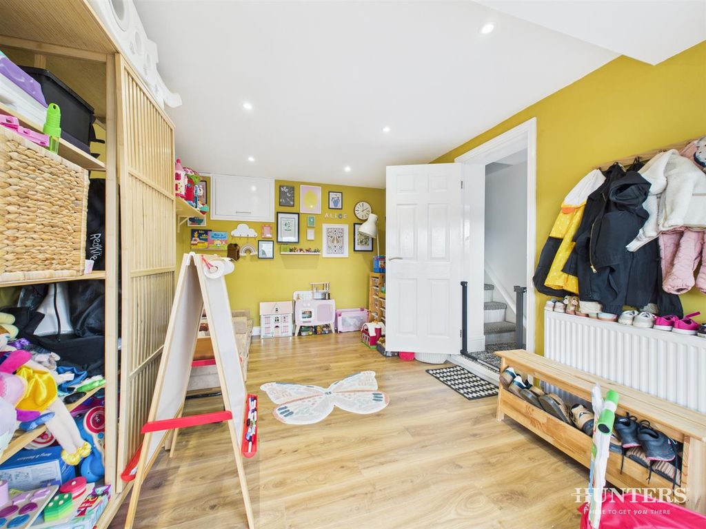 Property photo 2 of 29 Cam03792G0-Pr0337-Still001.Jpg