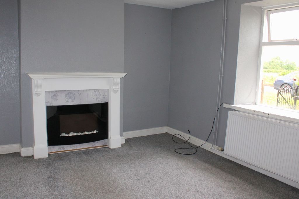 Property photo 2 of 13 Lounge