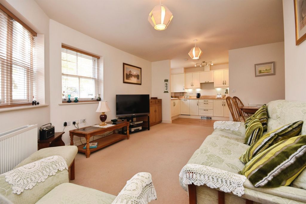 Property photo 2 of 17