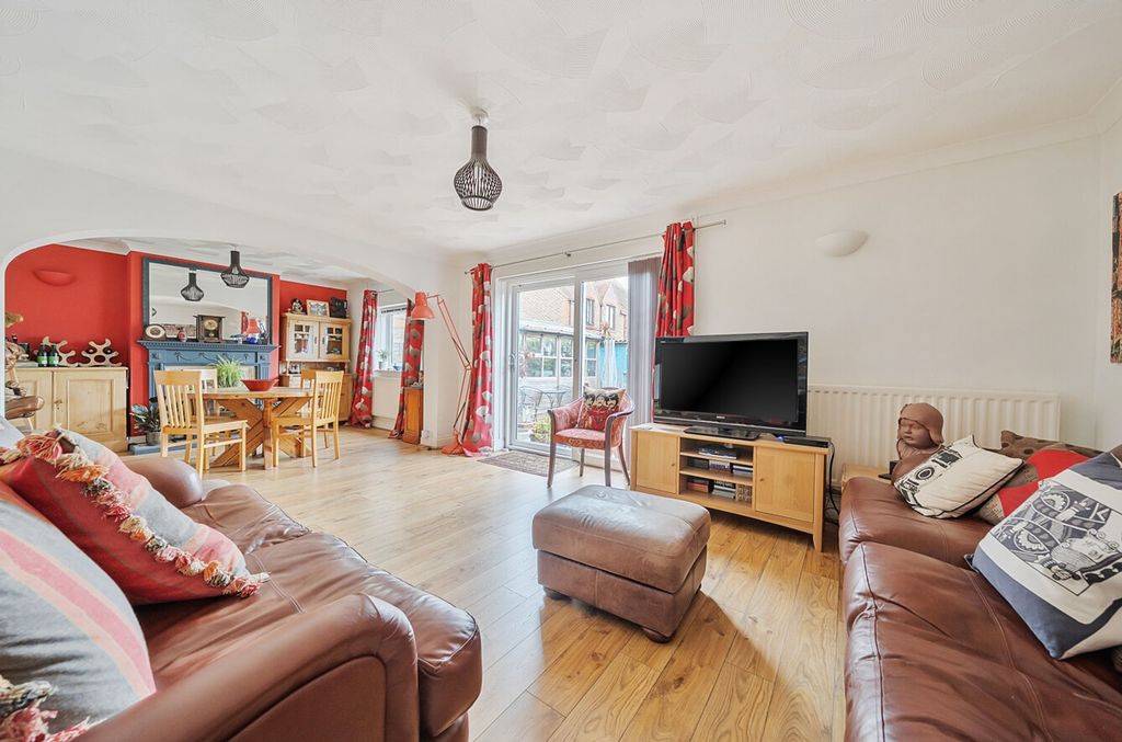 Property photo 3 of 17