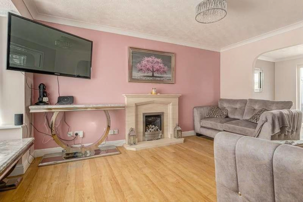 Property photo 3 of 23