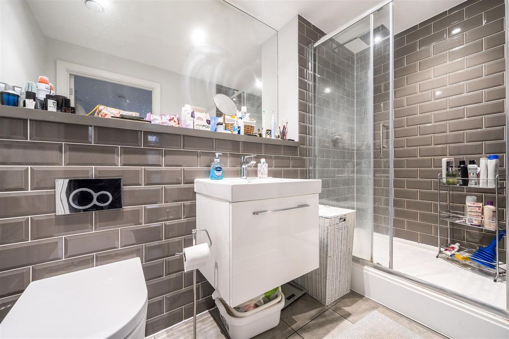 Property photo 3 of 11 1-6968E32544B85-1399811-8-6967Ffc3B439c-1.Jpg