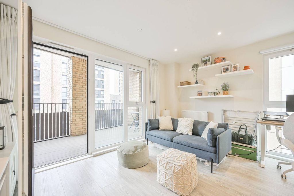 Property photo 2 of 18