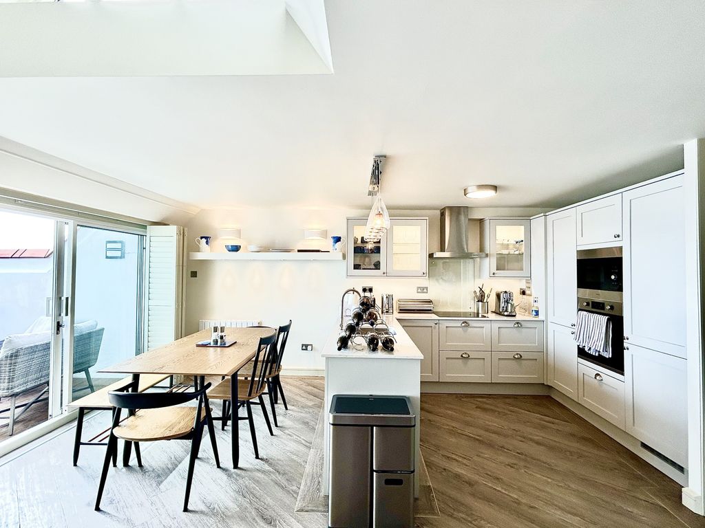 Additional image 8 of 3 bed flat for saleFalmouth, Cornwall TR11