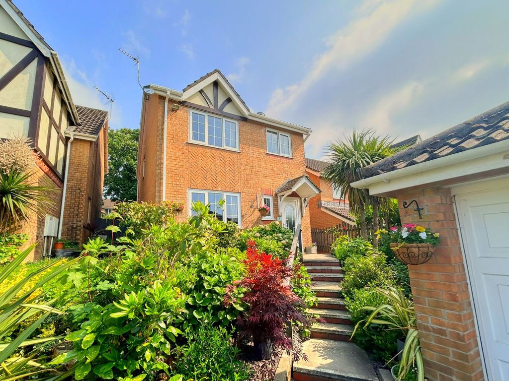 Property photo 2 of 33