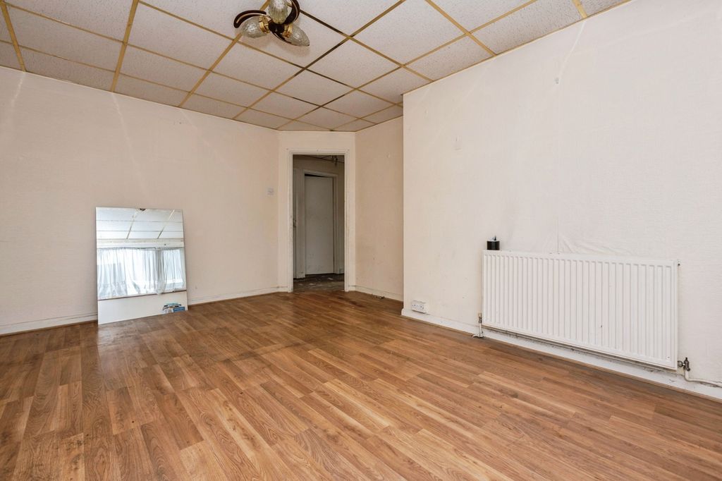 Property photo 2 of 17 Photo