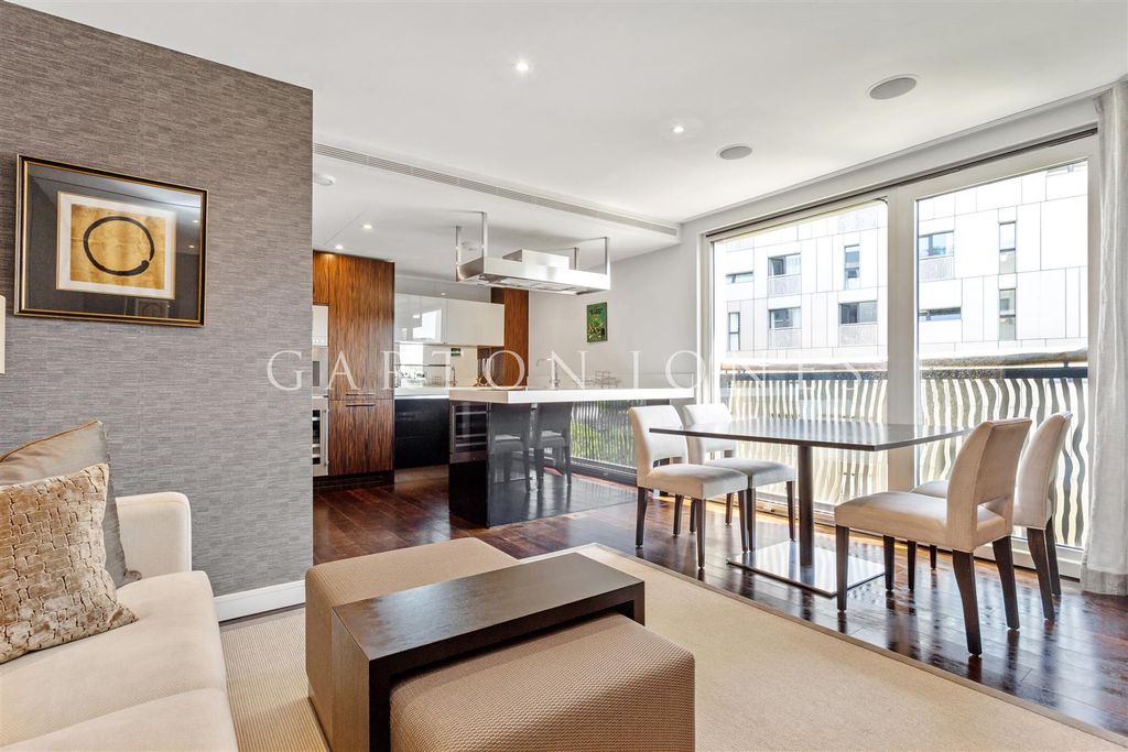 Property photo 3 of 16 Receptio