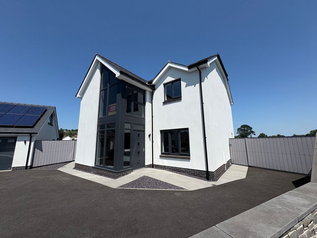 Property photo 1 of 28