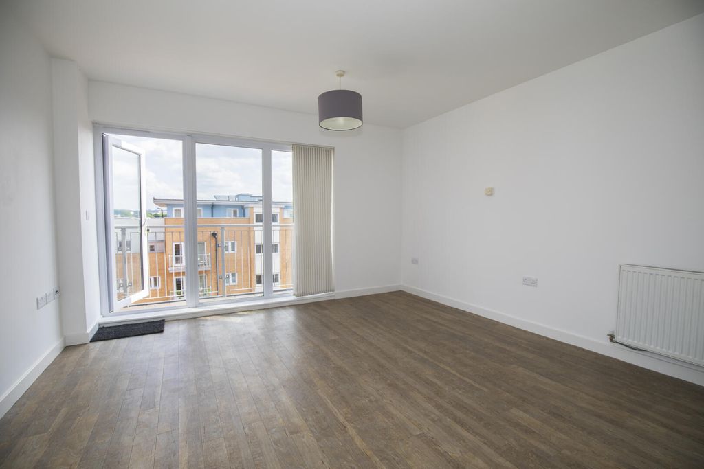 Property photo 2 of 11 Living Room