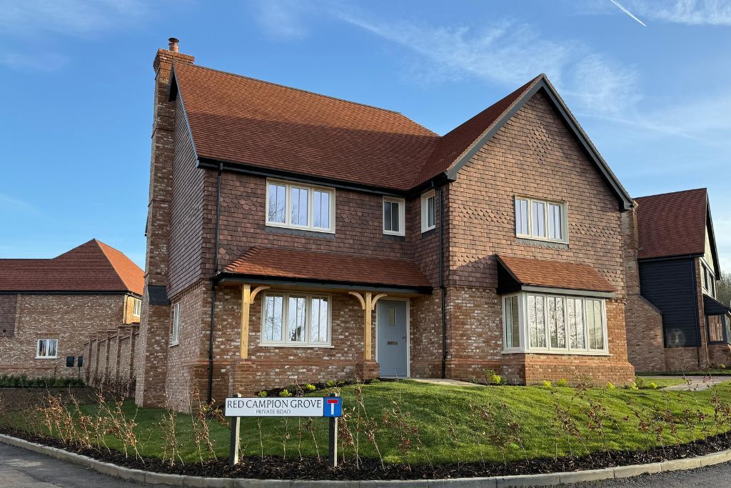 Property photo 1 of 16 Oak