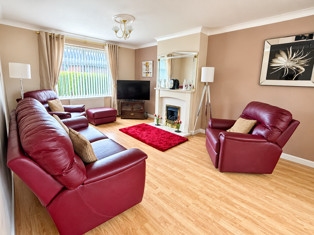 Property photo 2 of 14 Lounge