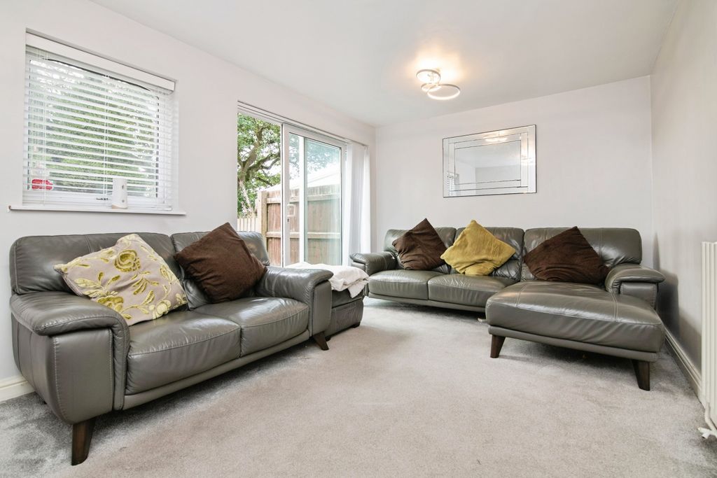 Property photo 3 of 19